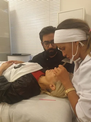 Σεμινάρια eyelash extensions βλεφαρίδες Σεμινάρια Αισθητικής Αθήνα Θεσσαλονίκη Ηράκλειο Κρήτης Symmetries Antonios Balakeras