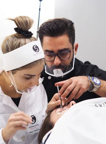 Σεμινάριο eyelash extensions βλεφαρίδες Σεμινάρια Αισθητικής Αθήνα Θεσσαλονίκη Ηράκλειο Κρήτης Symmetries Antonios Balakeras